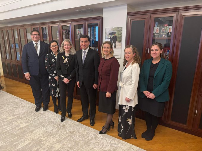 Hikmət Hacıyev ABŞ dövlət katibinin müavini ilə Ermənistan-Azərbaycan sülh gündəliyini müzakirə edib