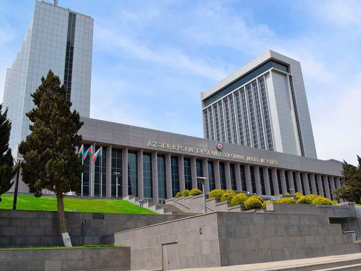 Milli Məclisdə 2026-cı ilin dövlət büdcəsi zərfinin müzakirəsi davam etdirilir