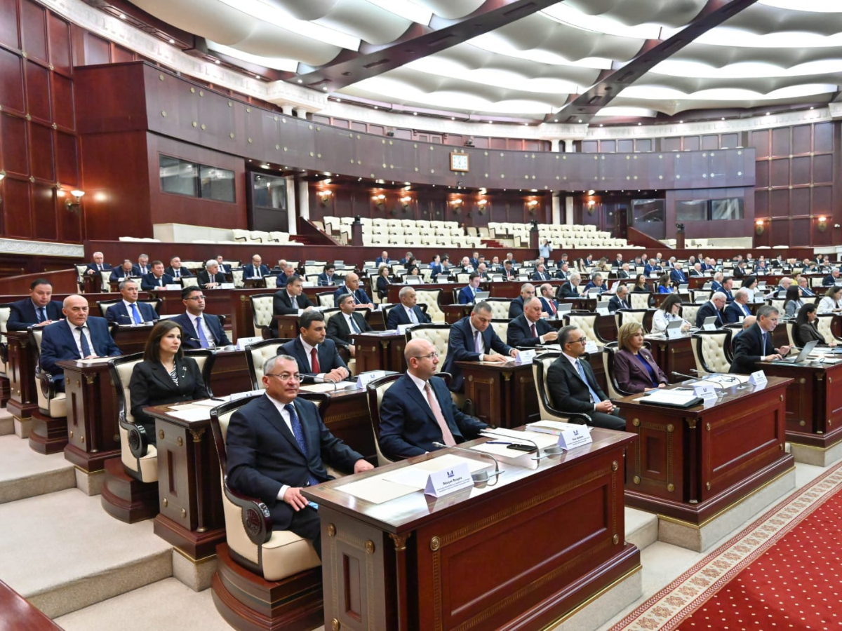 Milli Məclisin plenar iclasında 2026-cı ilin dövlət büdcəsi layihəsinin müzakirəsinə başlanıb (FOTO/YENİLƏNİB)