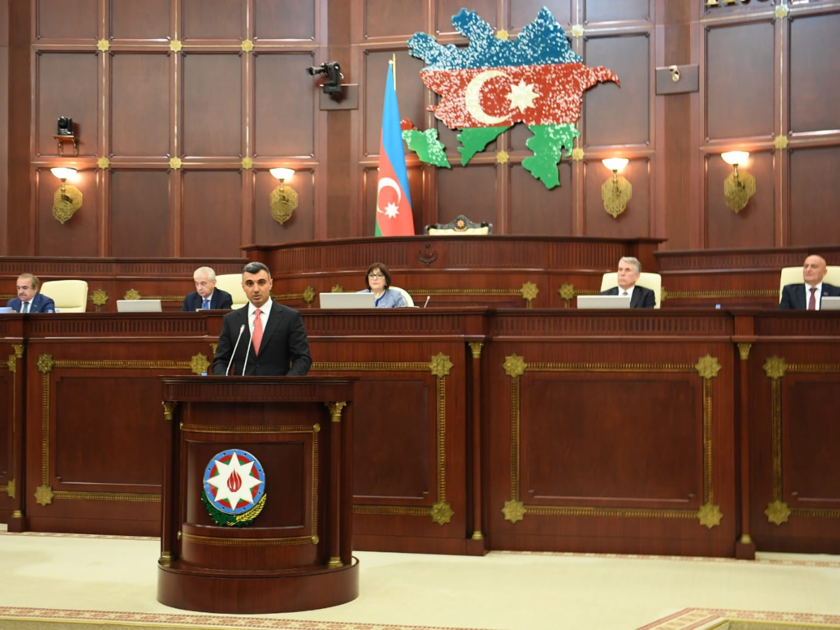 Milli Məclisin plenar iclasında 2026-cı ilin dövlət büdcəsi layihəsinin müzakirəsinə başlanıb (FOTO/YENİLƏNİB)