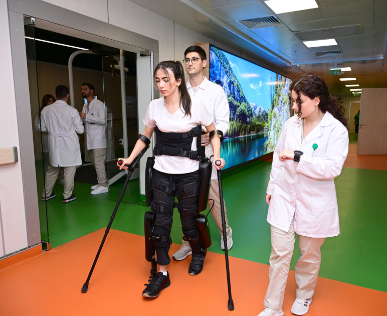Yeni Klinikada Yeni Robotik Reabilitasiya və Sümük İliyi Transplantasiyası mərkəzlərinin açılış mərasimi olub (FOTO)
