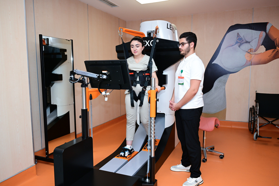 Yeni Klinikada Yeni Robotik Reabilitasiya və Sümük İliyi Transplantasiyası mərkəzlərinin açılış mərasimi olub (FOTO)