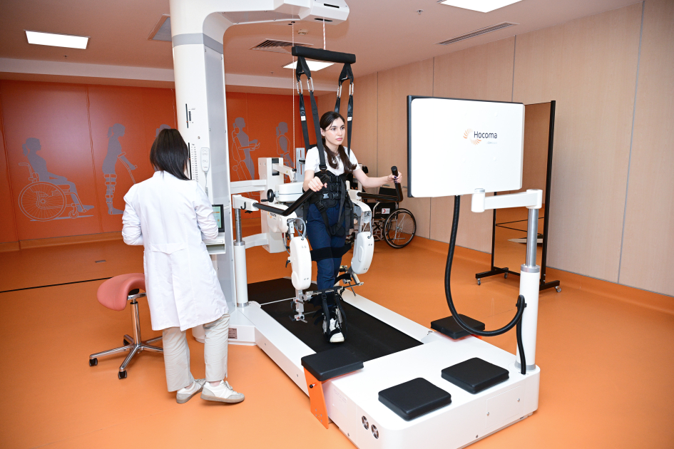Yeni Klinikada Yeni Robotik Reabilitasiya və Sümük İliyi Transplantasiyası mərkəzlərinin açılış mərasimi olub (FOTO)
