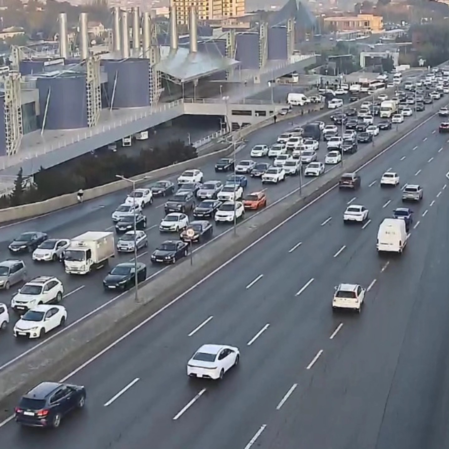Sürücülərin NƏZƏRİNƏ: Bakıda bu yollarda sıxlıq var - SİYAHI