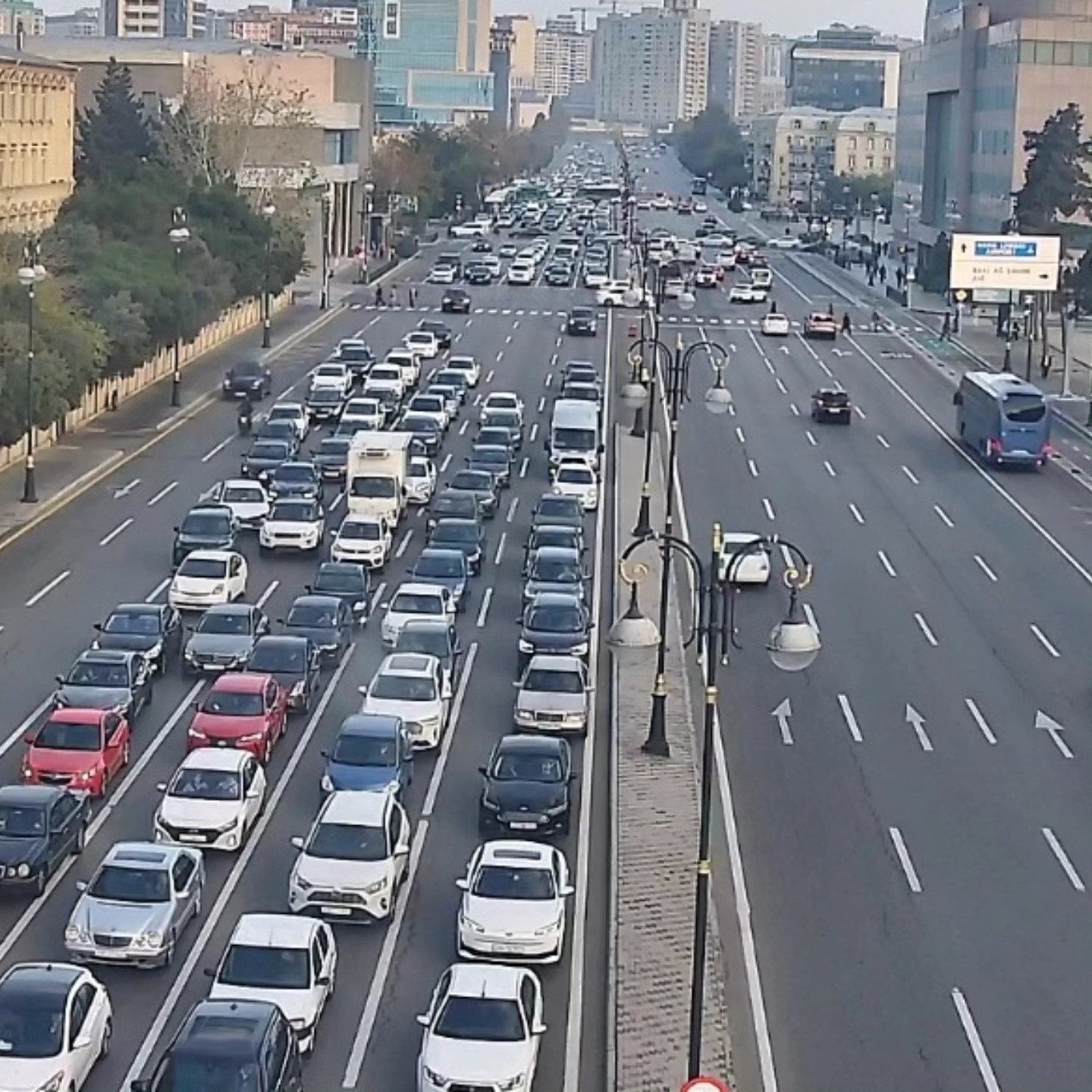 Sürücülərin NƏZƏRİNƏ: Bakıda bu yollarda sıxlıq var - SİYAHI