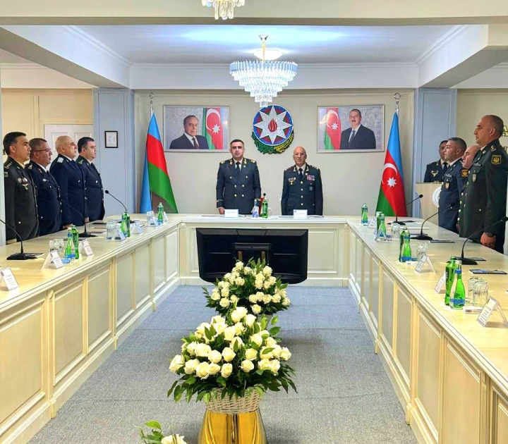 Hərbi Prokurorluq dəyirmi masa keçirib (FOTO)