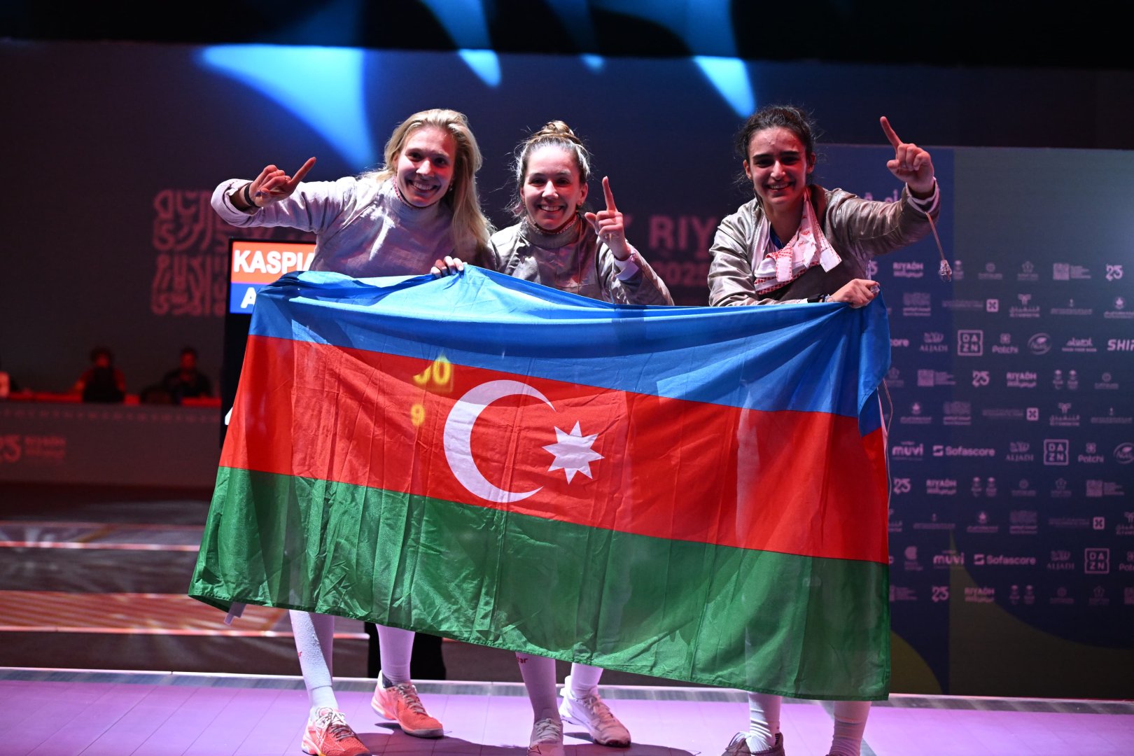 Azərbaycan qılıncoynadanları İslamiadada qızıl medal qazanıblar (FOTO)