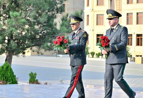 Hərbi Prokurorluq dəyirmi masa keçirib (FOTO)