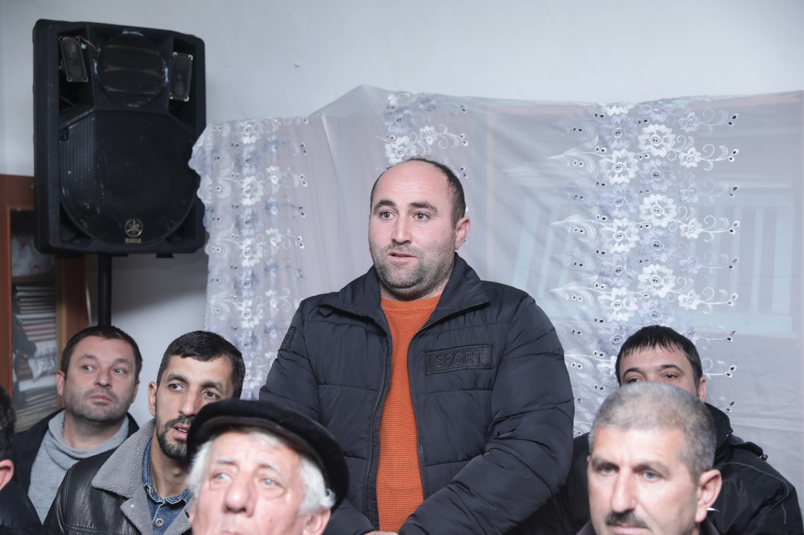 Elnur Rzayev Əhmədoba kəndində sakinlərin müraciət və təkliflərini dinləyib (FOTO)