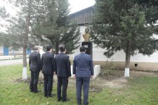 Elnur Rzayev Əhmədoba kəndində sakinlərin müraciət və təkliflərini dinləyib (FOTO)