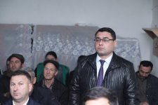 Elnur Rzayev Əhmədoba kəndində sakinlərin müraciət və təkliflərini dinləyib (FOTO)