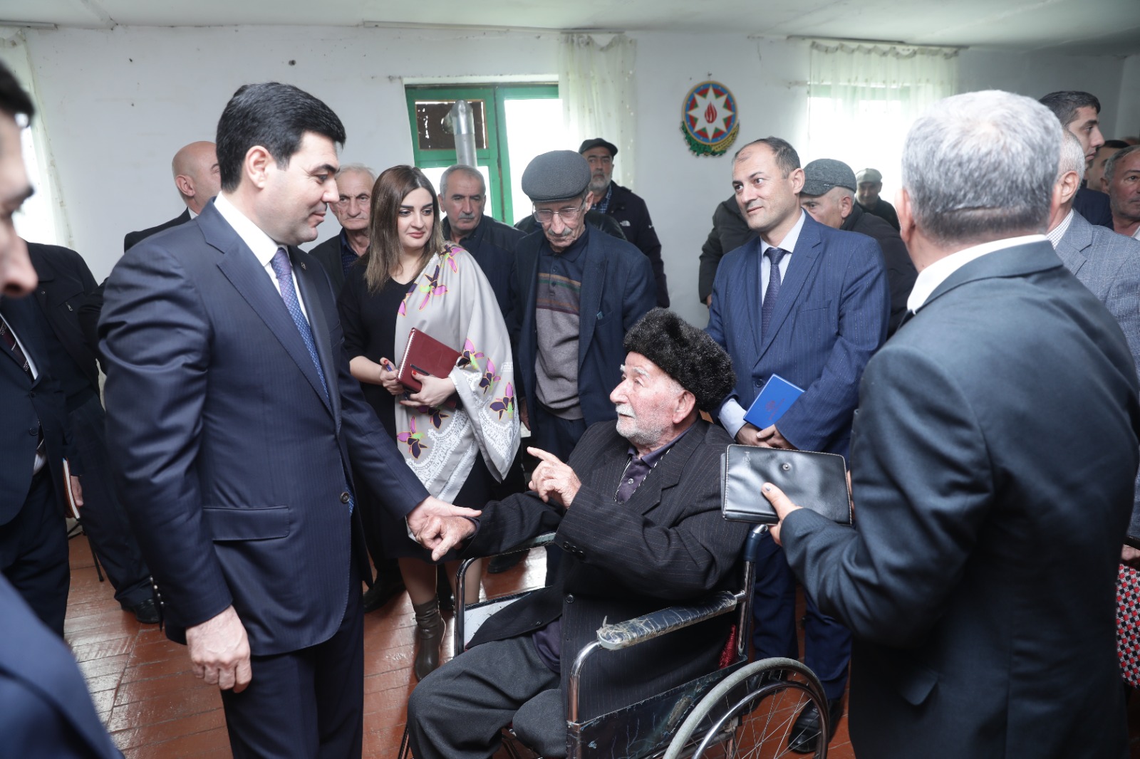 Elnur Rzayev Əhmədoba kəndində sakinlərin müraciət və təkliflərini dinləyib (FOTO)