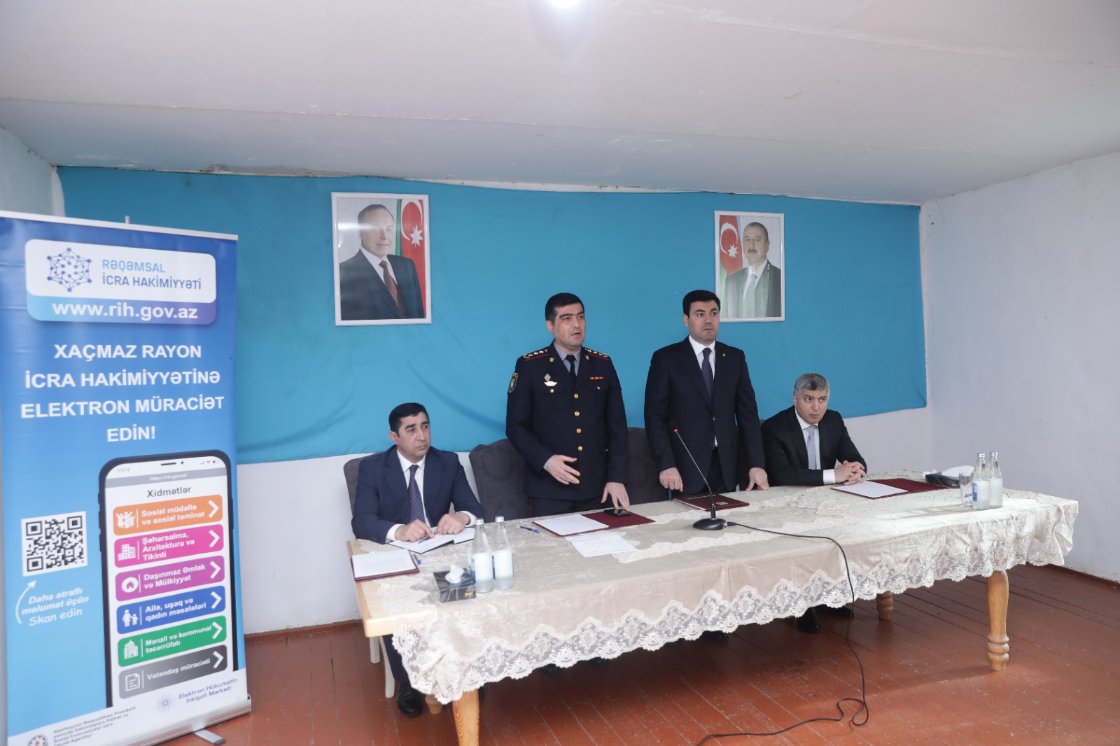 Elnur Rzayev Əhmədoba kəndində sakinlərin müraciət və təkliflərini dinləyib (FOTO)