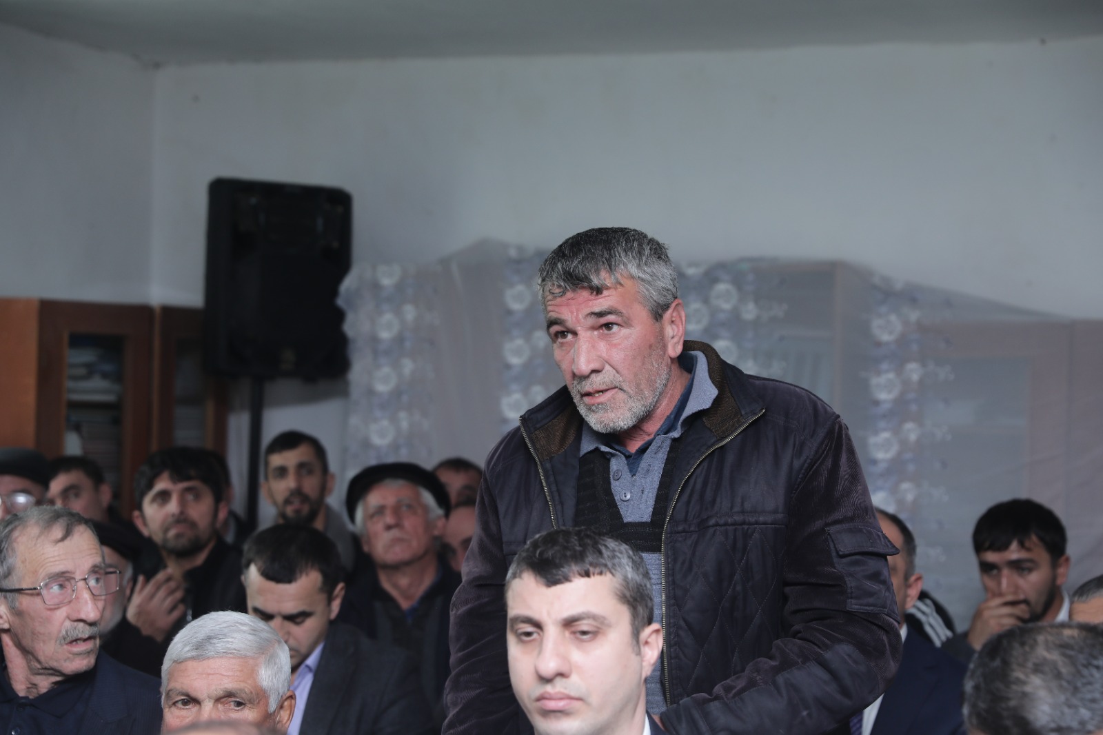 Elnur Rzayev Əhmədoba kəndində sakinlərin müraciət və təkliflərini dinləyib (FOTO)