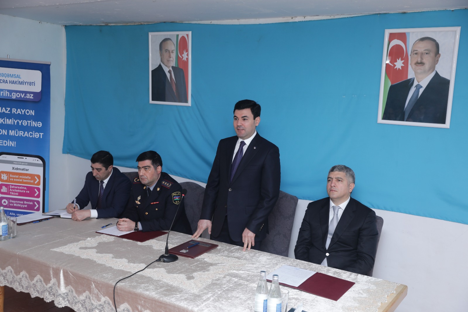 Elnur Rzayev Əhmədoba kəndində sakinlərin müraciət və təkliflərini dinləyib (FOTO)