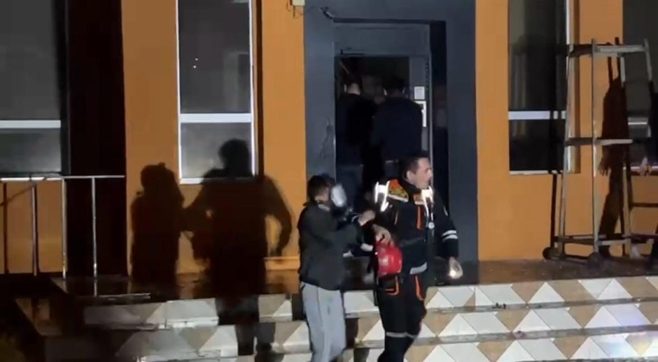 Yasamalda yaşayış binasındakı yanğın tam söndürülüb (FOTO/VİDEO) (YENİLƏNİB-2)