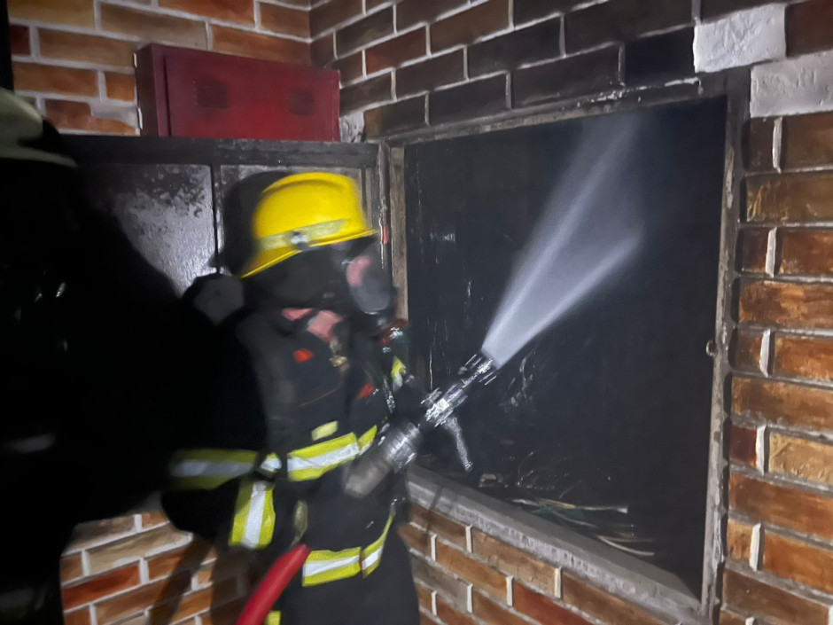 Yasamalda yaşayış binasındakı yanğın tam söndürülüb (FOTO/VİDEO) (YENİLƏNİB-2)