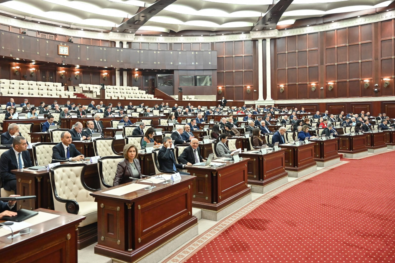 Milli Məclisdə 2026-cı ilin dövlət büdcəsi müzakirə olunub (FOTO/YENİLƏNİB)