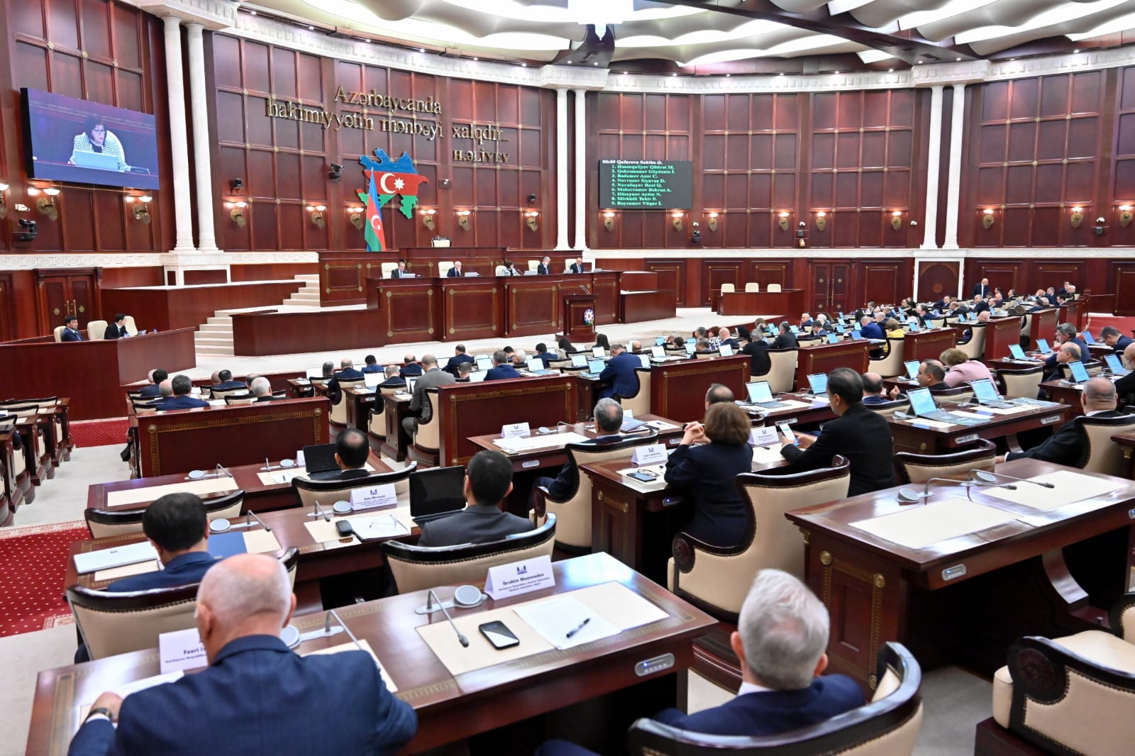 Milli Məclisdə 2026-cı ilin dövlət büdcəsi zərfinin müzakirəsi davam etdirilib (FOTO/YENİLƏNİB)