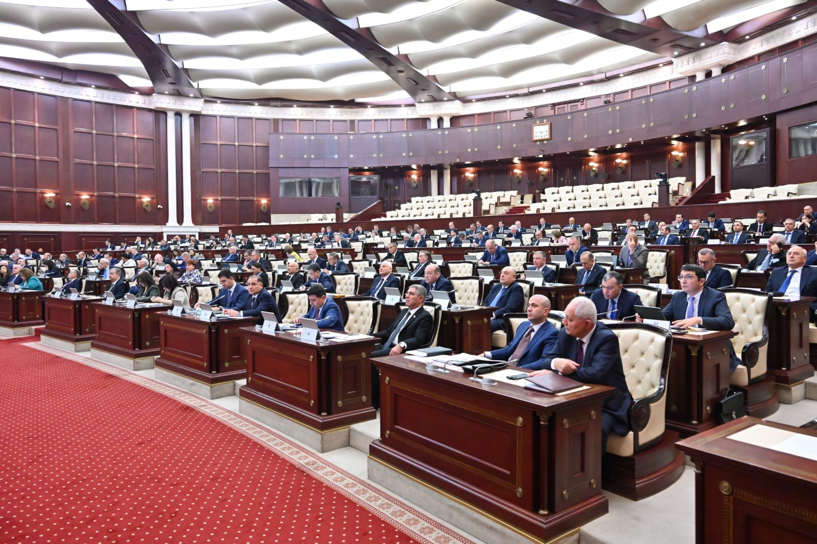 Milli Məclisdə 2026-cı ilin dövlət büdcəsi zərfinin müzakirəsi davam etdirilib (FOTO/YENİLƏNİB)