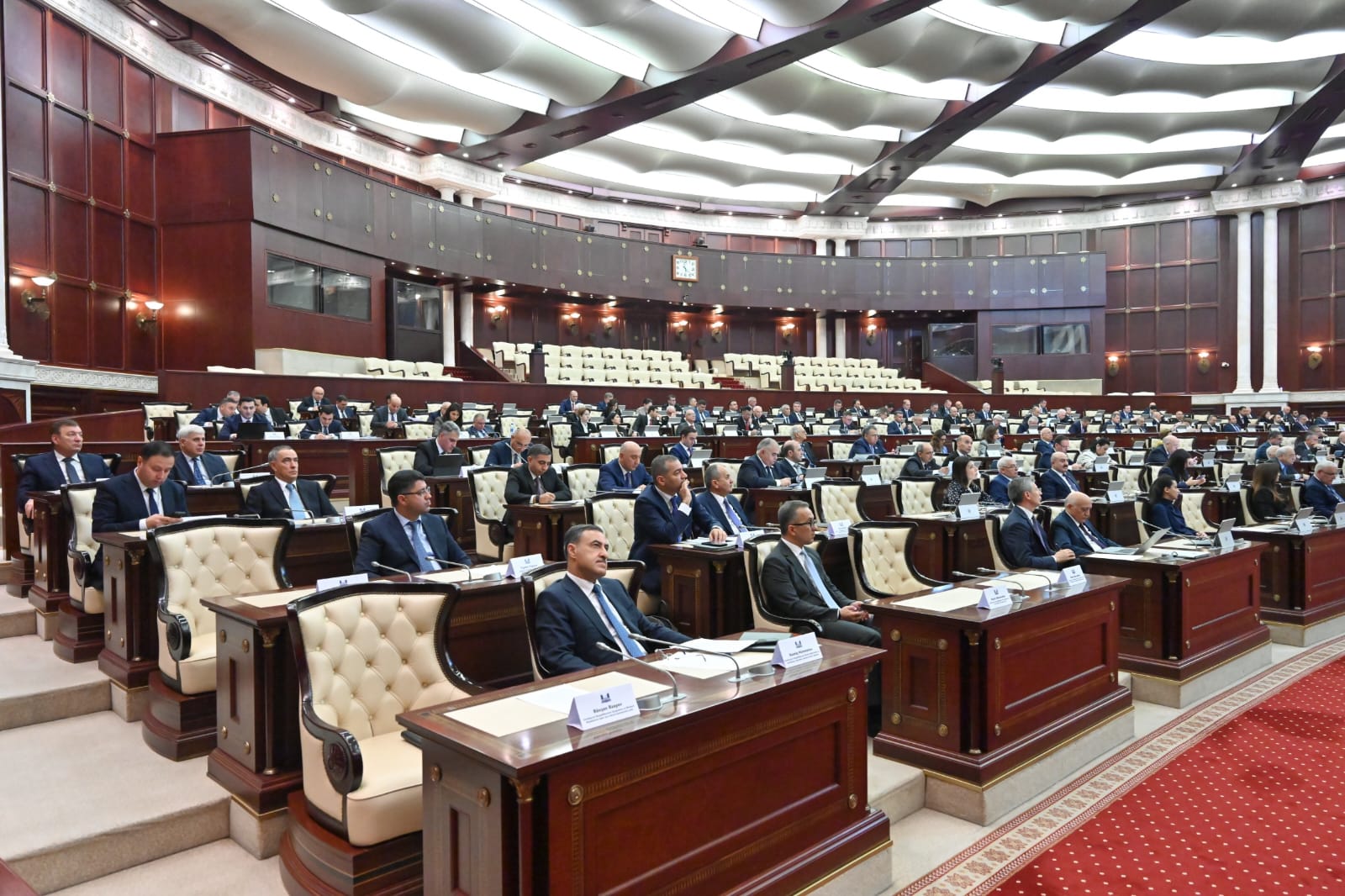 Milli Məclisdə 2026-cı ilin dövlət büdcəsi zərfinin müzakirəsi davam etdirilib (FOTO/YENİLƏNİB)