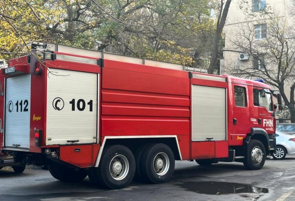 Binəqədidə çoxmərtəbəli binada yanğın baş verib