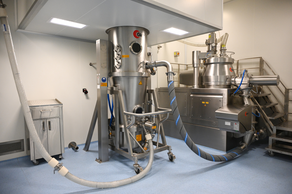 Prezident İlham Əliyev dərman preparatları istehsalı müəssisəsinin açılışında iştirak edib (FOTO)