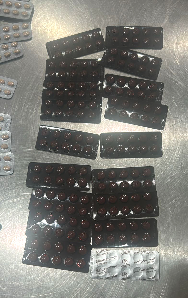 İçərisində psixotrop maddələrin də olduğu xeyli miqdarda dərman vasitəsi aşkar edilib (FOTO)