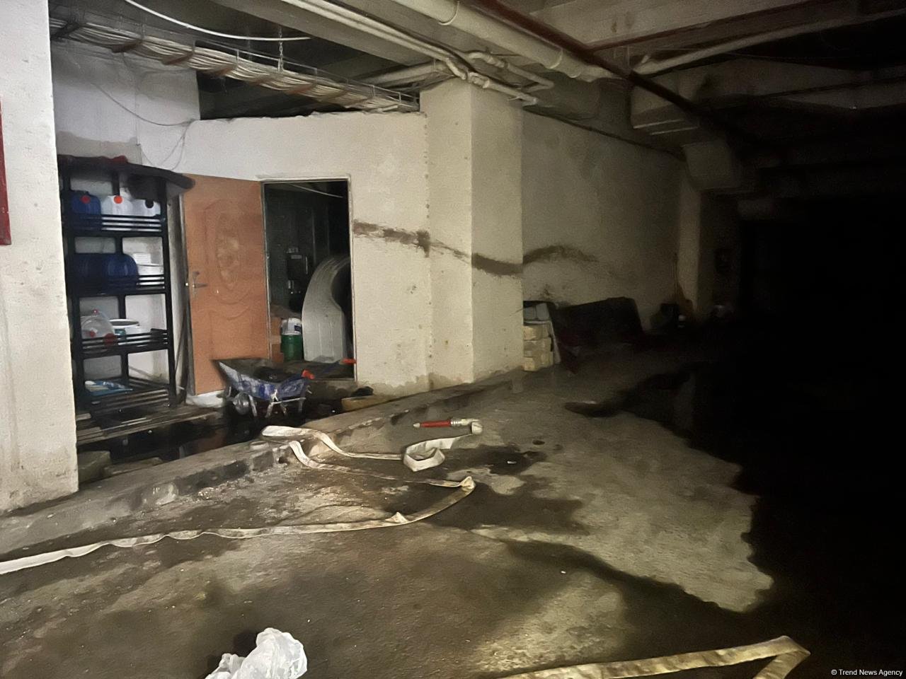 Yasamalda yanğın baş verən binanın elektrik şaxtasından FOTOLAR