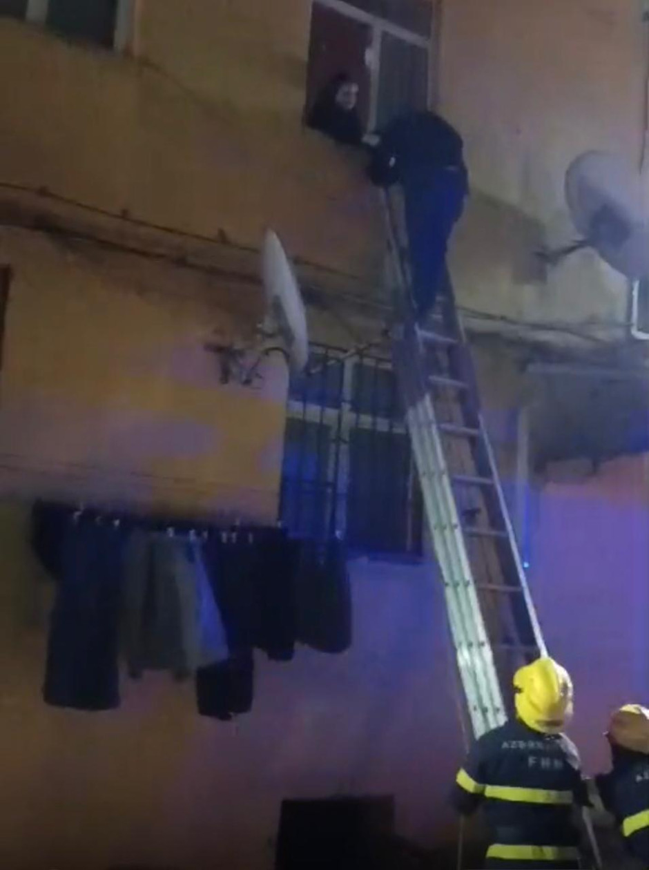 Goranboyda yaşayış binasında uçqun baş verib, xəsarət alanlar var (FOTO/VİDEO)