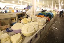 “8-ci km” bazarında qanunsuz quş kəsimi və sanitariya qaydalarının pozulması aşkarlanıb (FOTO)