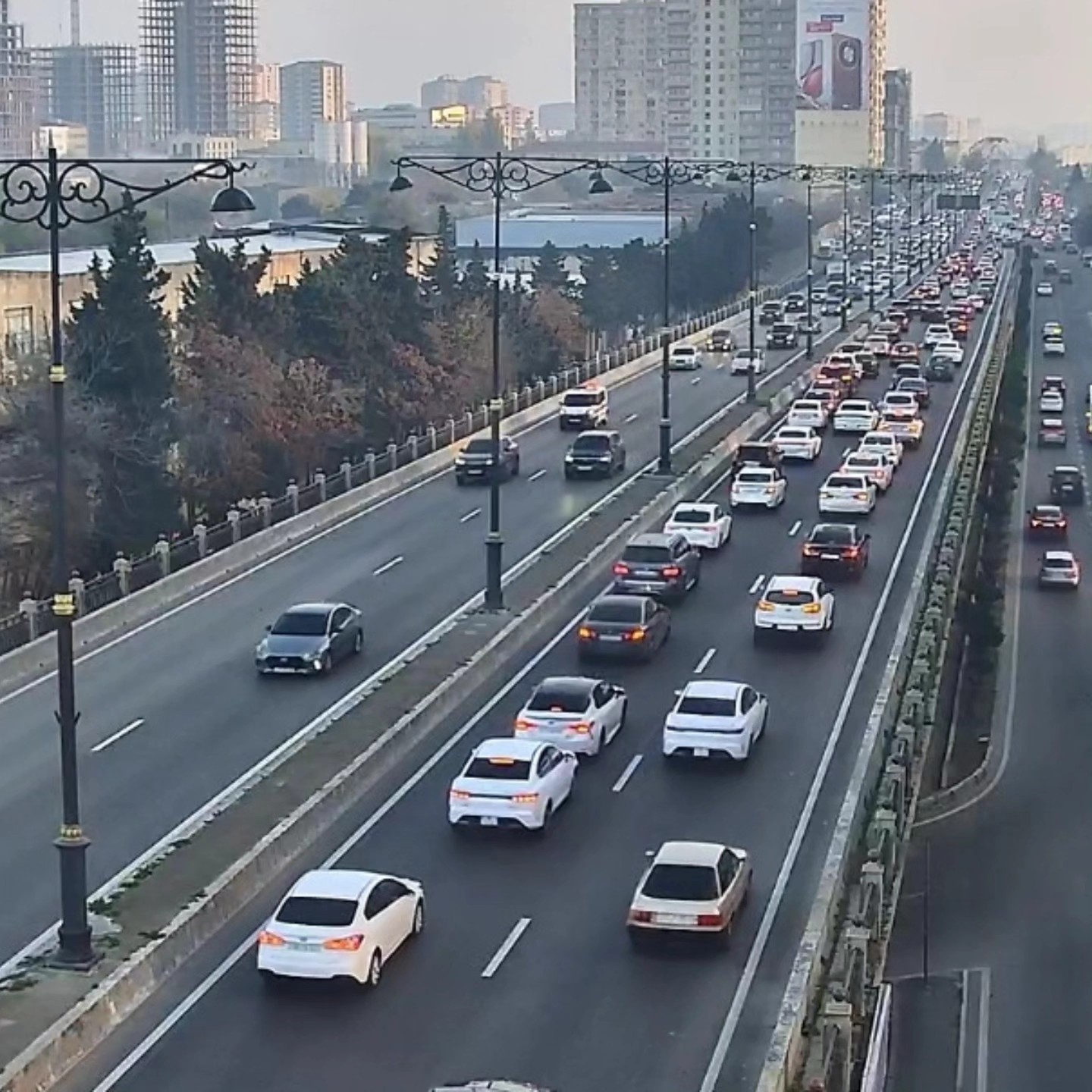 Sürücülərin NƏZƏRİNƏ: Bakıda bu yollarda sıxlıq var - SİYAHI (FOTO)