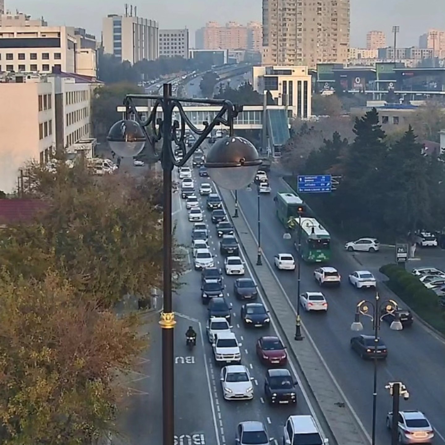 Sürücülərin NƏZƏRİNƏ: Bakıda bu yollarda sıxlıq var - SİYAHI (FOTO)