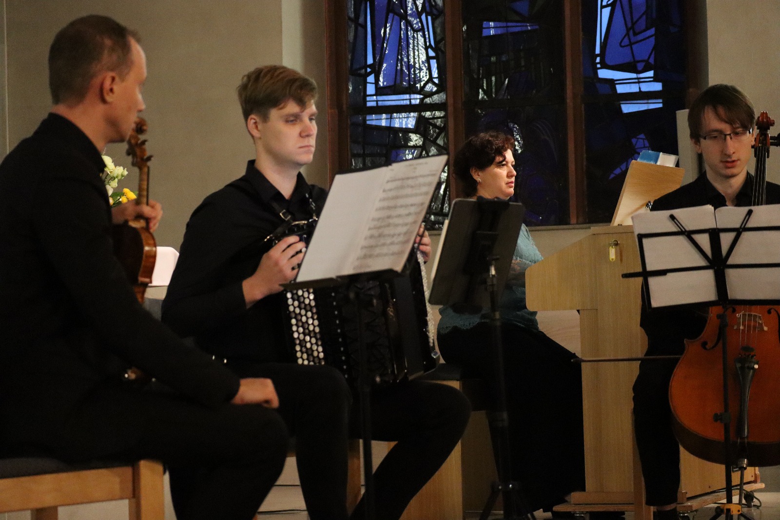 Əcnəbi solistlər xalq mahnılarımızı ifa ediblər (FOTO)