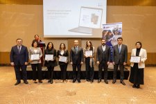 Məktəblilər üçün yeni rəqəmsal ingilis dili öyrənmə mənbəyi (FOTO)