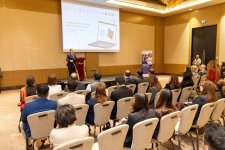 Məktəblilər üçün yeni rəqəmsal ingilis dili öyrənmə mənbəyi (FOTO)