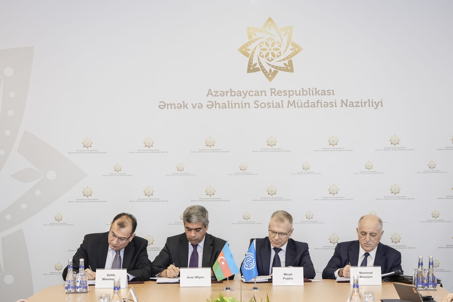 Azərbaycanla BƏT arasında “2025-2029-cu illər üçün Layiqli Əmək üzrə Ölkə Proqramı” imzalanıb (FOTO)