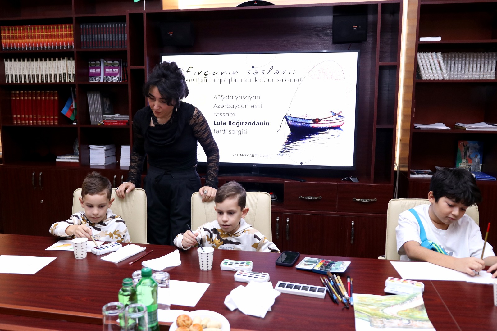 ABŞ-də yaşayan soydaşımızın İçərişəhərdə rəsm sərgisi keçirilib (FOTO)