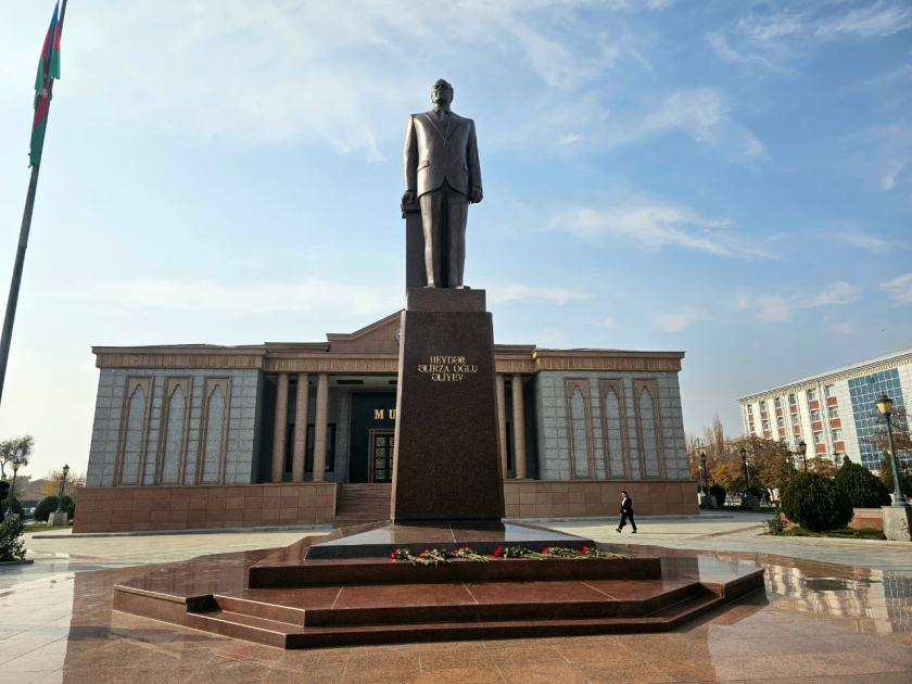 TDT-yə üzv ölkələrin QHT-lərinin həmrəylik forumu işini Naxçıvanda davam etdirir (FOTO)