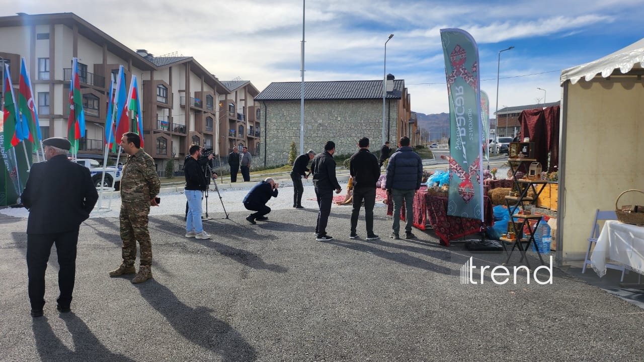 Kəlbəcərdə şəhər günü çərçivəsində fotosərgi təşkil edilib (FOTO)