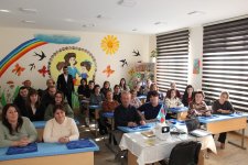 “İnternetdən təhlükəsiz istifadə bacarıqları” layihəsi çərçivəsində təlimlər davam edir (FOTO)