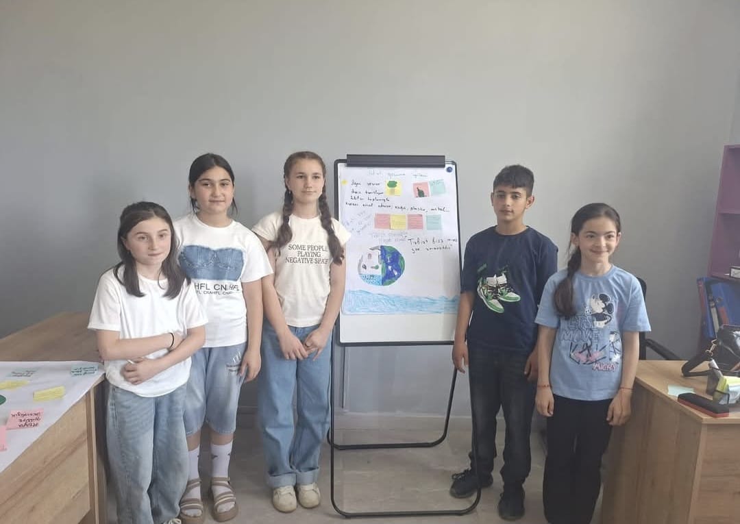 Bolnisidəki “Qafqaz Hüquq və İnteqrasiya Mərkəzi” Ümumdünya Uşaqlar Günündə fəaliyyətini təqdim edib (FOTO)