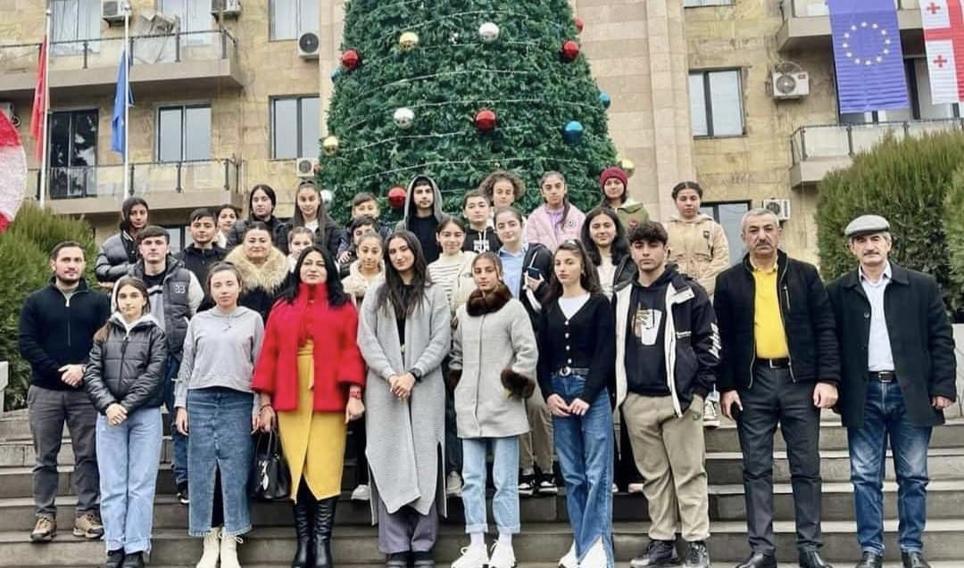 Bolnisidəki “Qafqaz Hüquq və İnteqrasiya Mərkəzi” Ümumdünya Uşaqlar Günündə fəaliyyətini təqdim edib (FOTO)