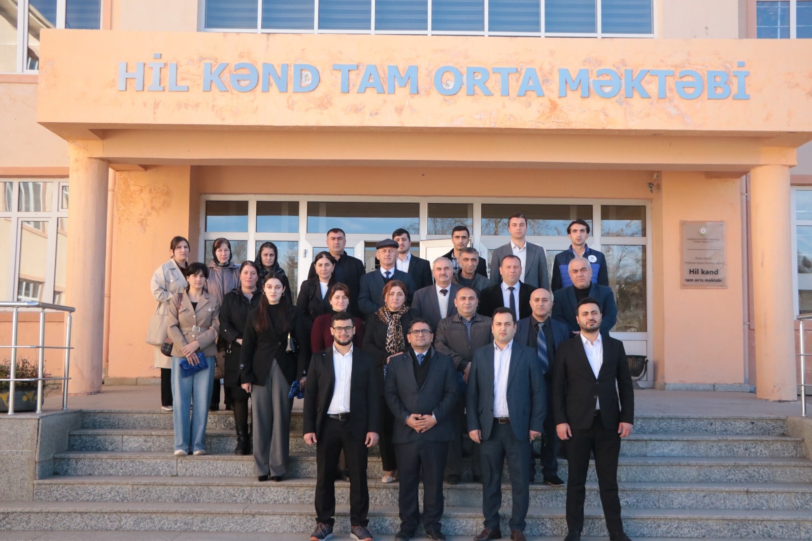 “İnternetdən təhlükəsiz istifadə bacarıqları” layihəsi çərçivəsində təlimlər davam edir (FOTO)