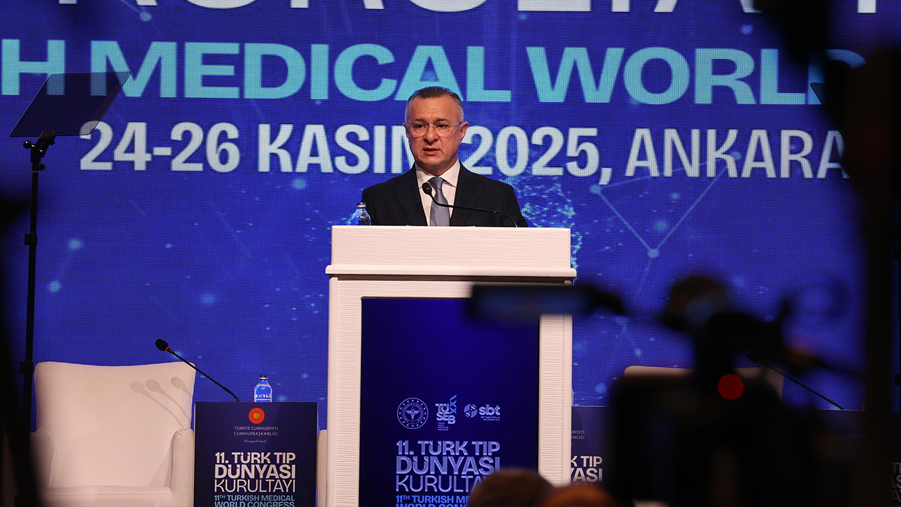 Azərbaycanın səhiyyə naziri XI Türk Tibb Dünyası Qurultayında çıxış edib (FOTO)