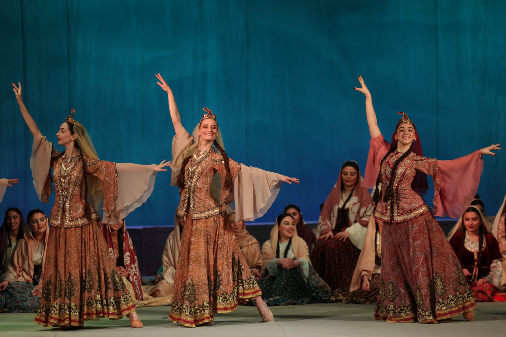 “Əsli və Kərəm” operası yeni Əsli ilə tamaşaçılara təqdim olundu (FOTO/VİDEO)