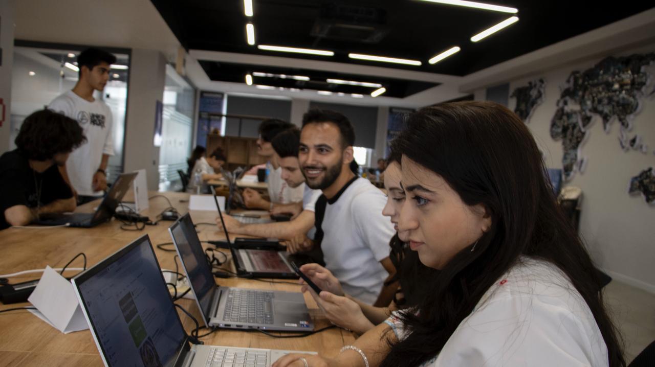 Kreativ industriya qlobal sferada (FOTO)