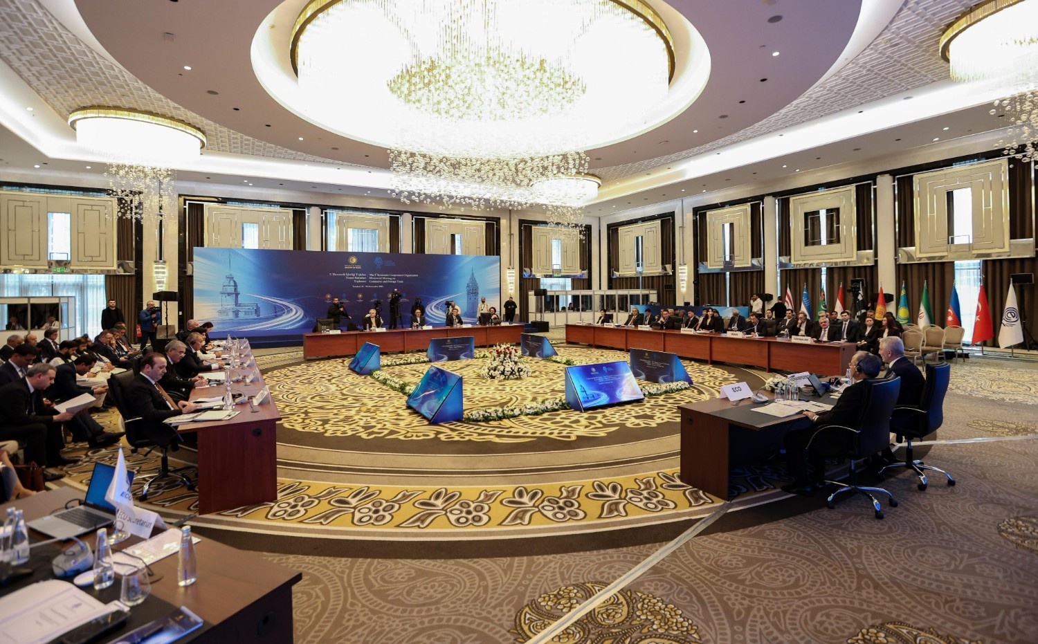 İƏT-in kommersiya və xarici ticarət nazirlərinin 5-ci iclasında iqtisadi əməkdaşlığın genişləndirilməsi müzakirə olunub