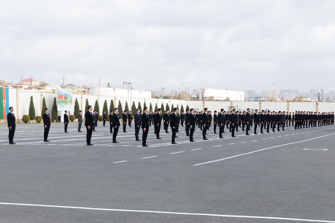 Vilayət Eyvazov sıra baxışı keçirib (FOTO)