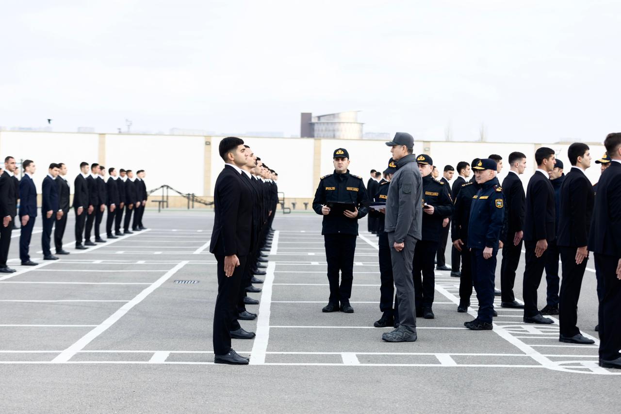 Vilayət Eyvazov sıra baxışı keçirib (FOTO)